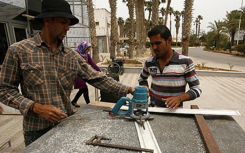 صور.. عملية تطوير وتحسين معبر رفح
