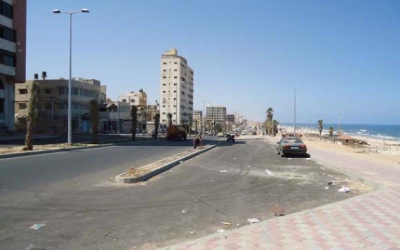 صور .. شارع الرشيد"البحر" يستعد للافتتاح