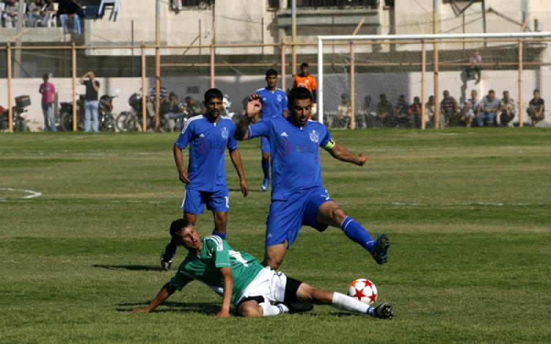 صور.. مباراة مثيرة بين شباب وخدمات رفح