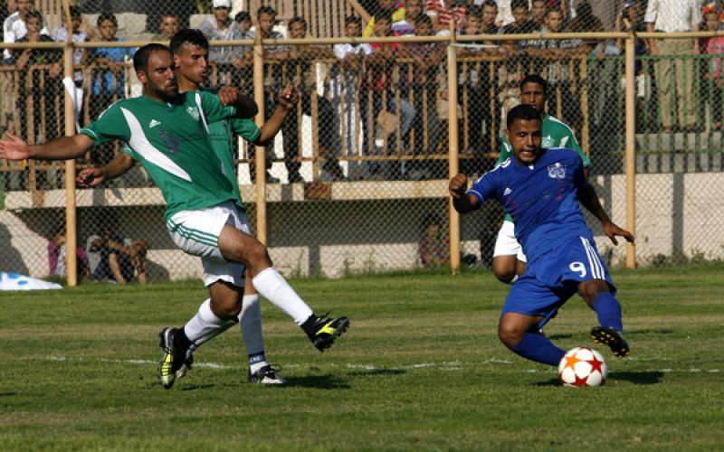 صور.. مباراة مثيرة بين شباب وخدمات رفح