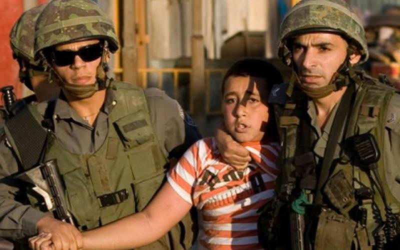 بالصور: الطفولة المكلومة ترزح تحت الاعتقال