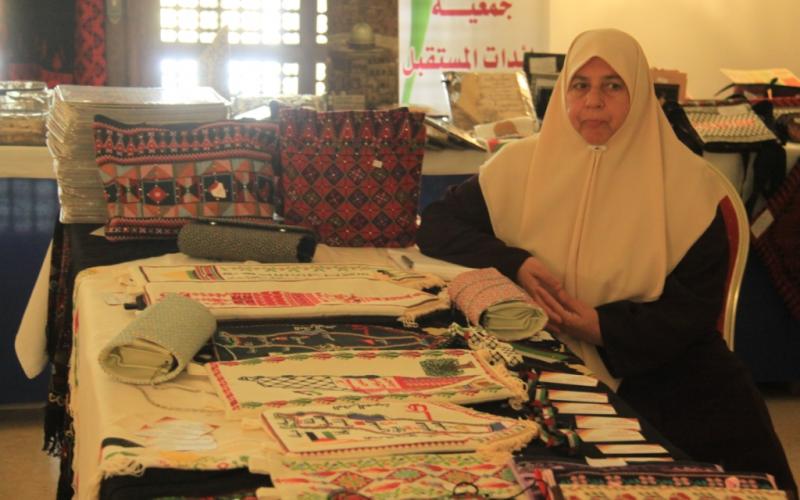 صور: مشغولات العودة بأيدي اللآجئين
