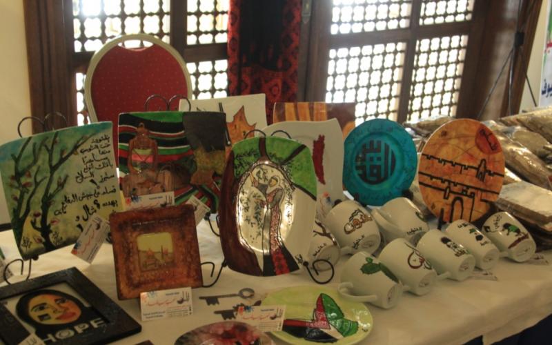 صور: مشغولات العودة بأيدي اللآجئين