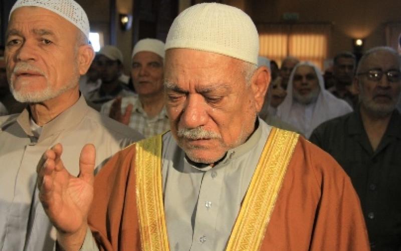 بالصور: "أبو أيمن" يحيي ذكرى النكبة بالدموع