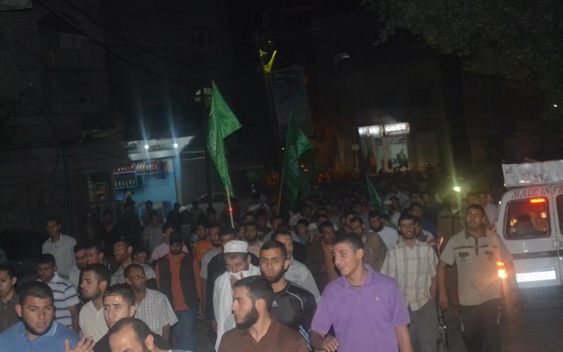 صور: حماس تنظم مسيرة تضامناً مع الأقصى