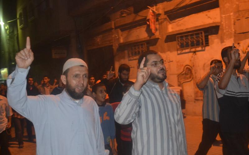 صور: حماس تنظم مسيرة تضامناً مع الأقصى