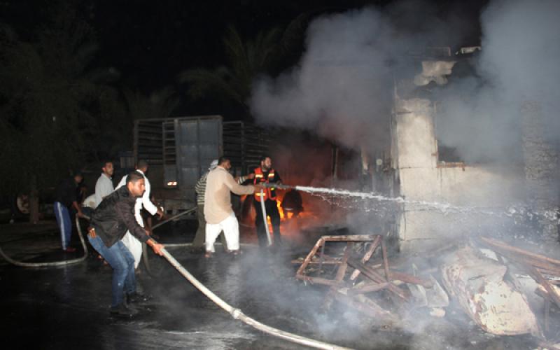 صور: حريق في مزرعة للماشية بمدينة رفح