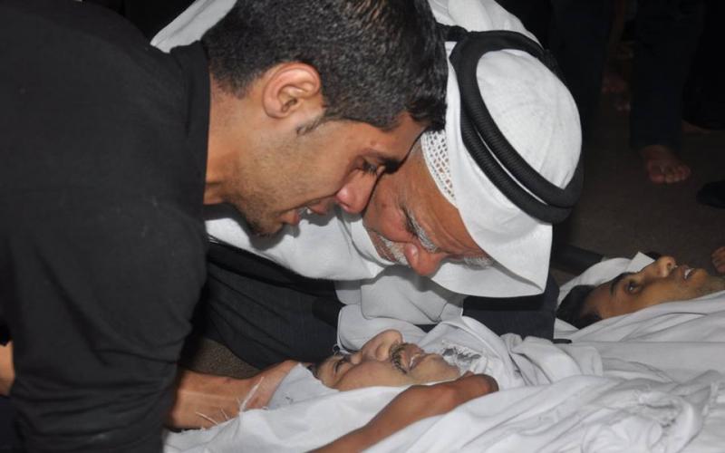 بالصور: تشييع الصحفي أبو صفية وعمه بغزة