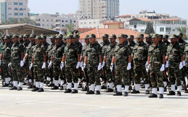 صور: تخريج دورة لقوات الأمن الوطني بغزة