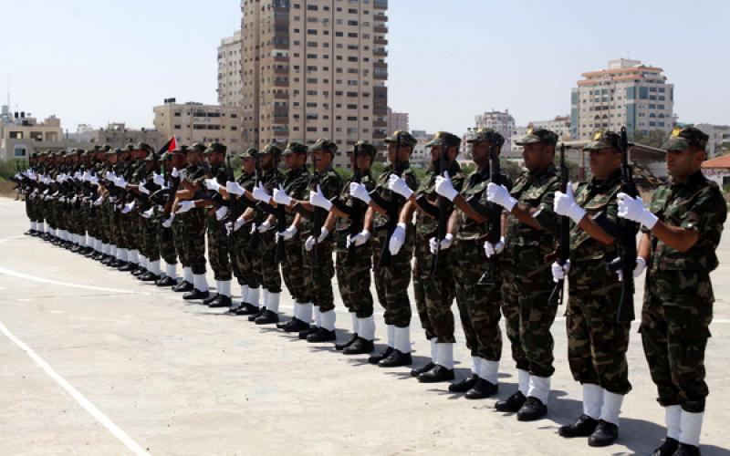 صور: تخريج دورة لقوات الأمن الوطني بغزة