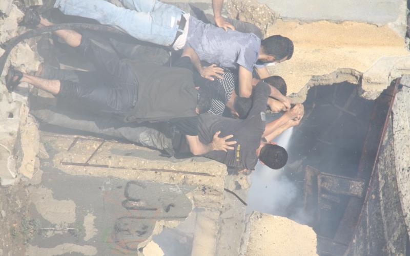 بالصور: الدفاع المدني يخمد حريق هائل بغزة