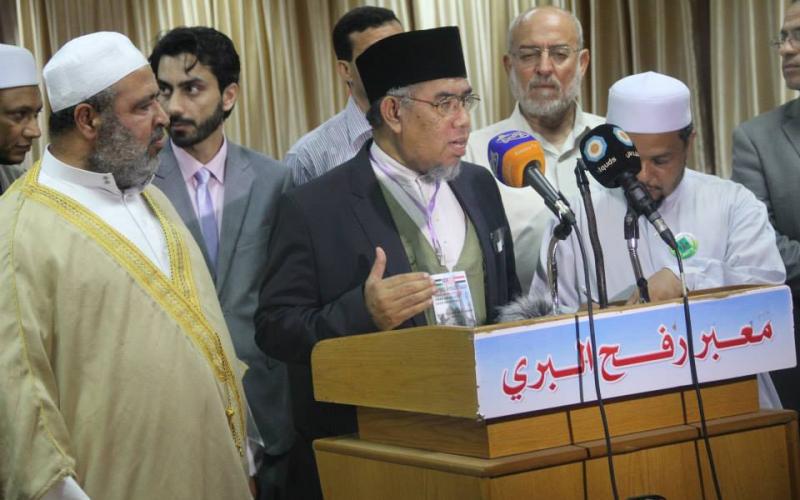صور: وفد ماليزي رفيع يصل غزة