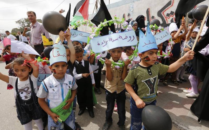 بالصور: أطفال خانيونس يحيون ذكرى النكبة