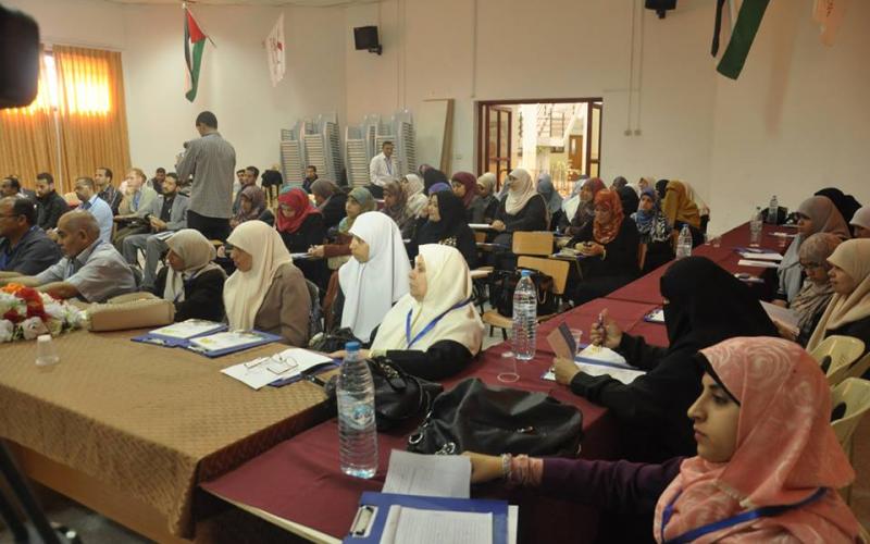 بالصور: تنظيم يوم عن "أدب المرأة" بغزة