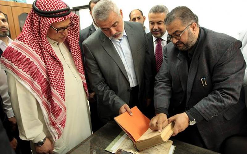 صور: هنية ورضوان يفتتحان مقر وزارة الأوقاف