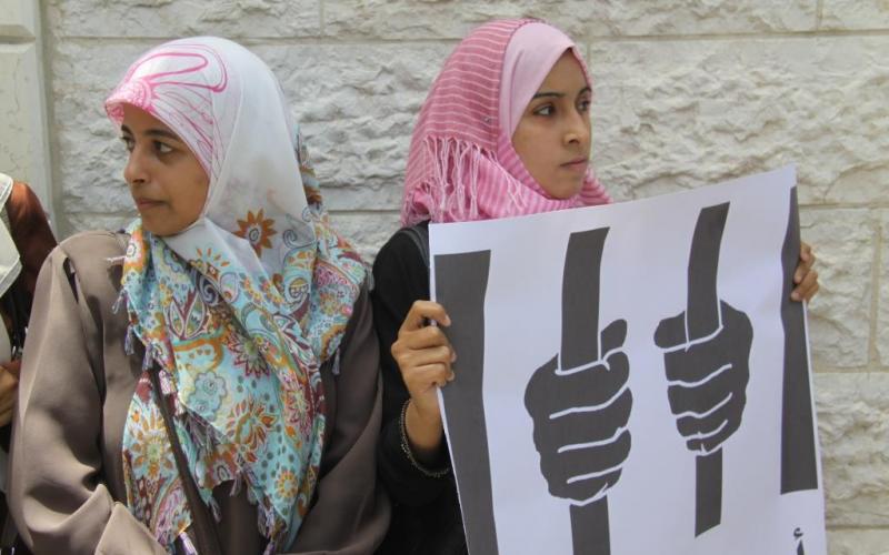 صور: شباب الانتفاضة يغلقون "UNDP" بغزة