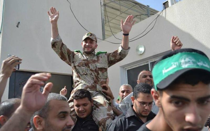 صور: الإفراج عن القسامي "الخليلي" بغزة
