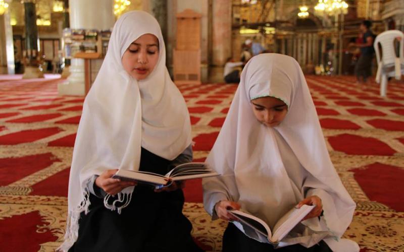 صور: أطفال يرتلون القرآن في "الأقصى"