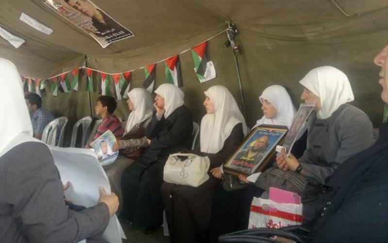 صور: خيمة تضامنية مع الأسرى بنابلس