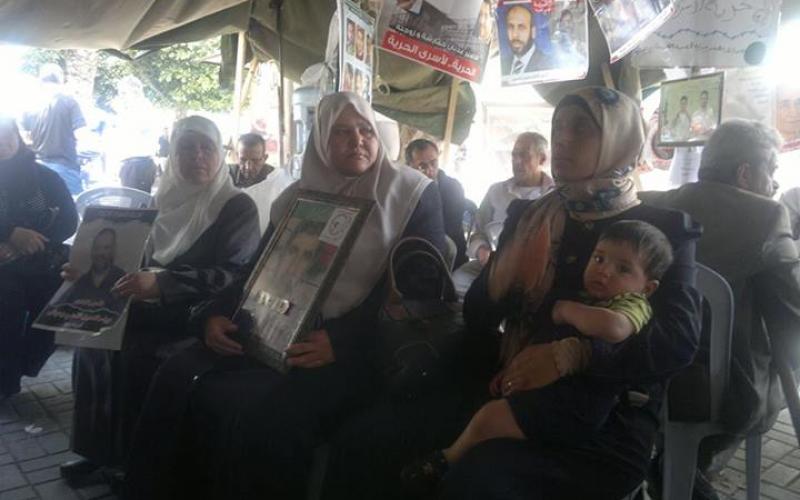 صور: خيمة تضامنية مع الأسرى بنابلس