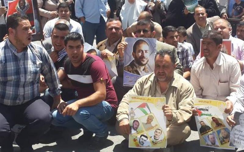 صور: استمرار فعاليات دعم الأسرى في نابلس