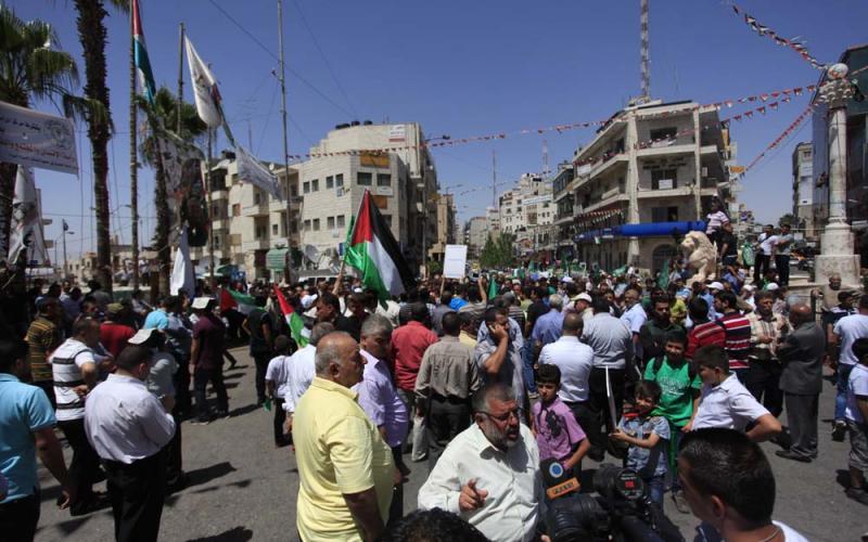 صور: مسيرة لحماس برام الله نصرة للأسرى