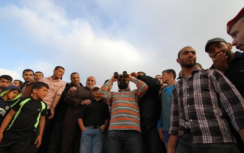 صور: فلسطينييون يشاهدون أراضيهم المحتلة