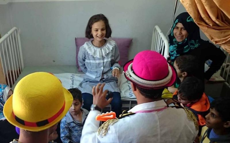 بالصور: يوم ترفيهي للأطفال بمشفى "ناصر"