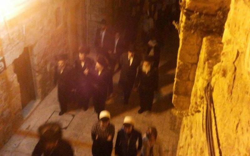 صور: مستوطنون يجتاحون البلدة القديمة