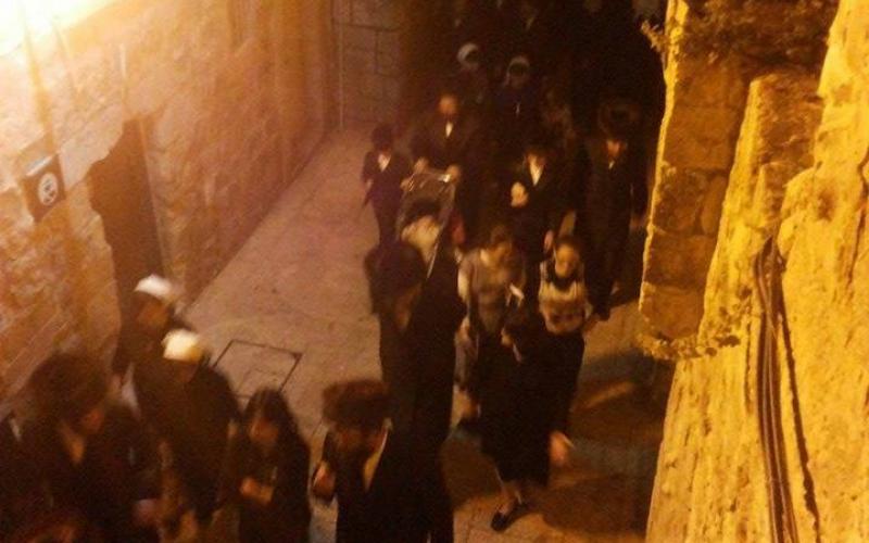 صور: مستوطنون يجتاحون البلدة القديمة