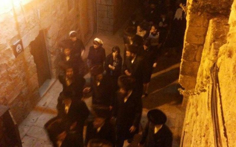 صور: مستوطنون يجتاحون البلدة القديمة