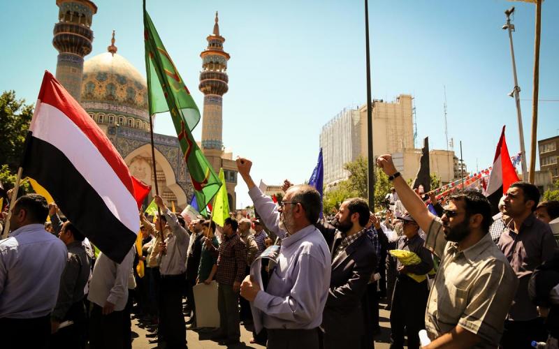 صور: مظاهرات بإيران ضد الهجمات على الحوثيين
