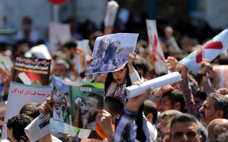 صور: مظاهرات بإيران ضد الهجمات على الحوثيين