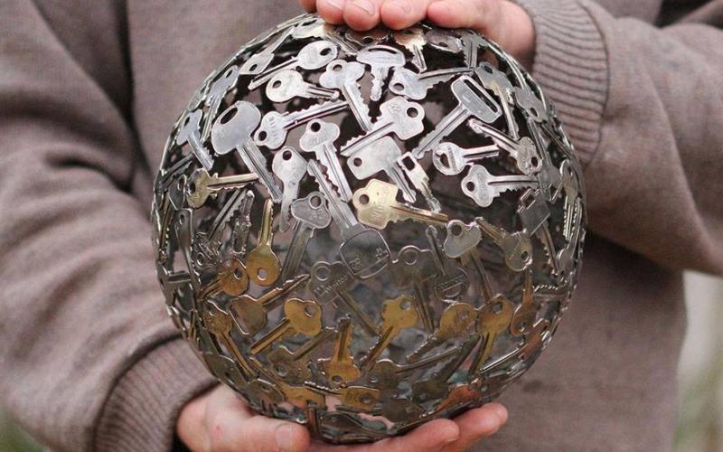 ‏صور‬: تحويل مفاتيح وقطع نقدية يسيطة