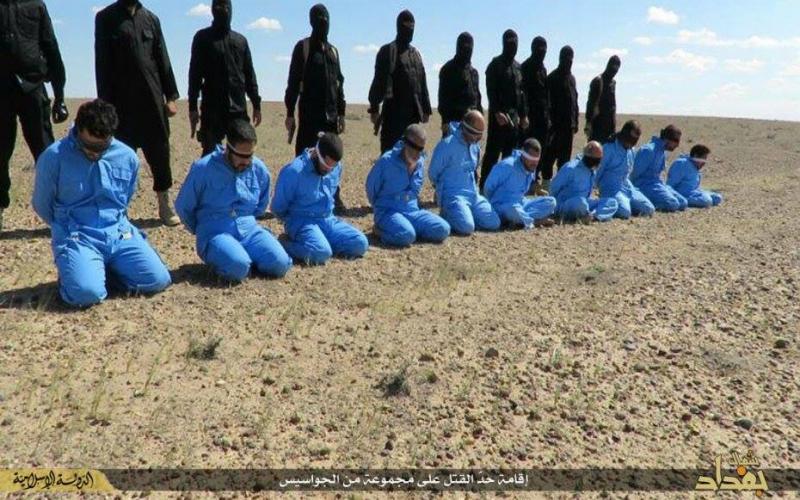 صور: "تنظيم الدولة" يعدم 10 عراقيين