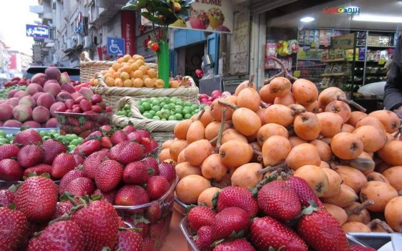 صور: بسطات فواكه متنوعة في سوق رام الله