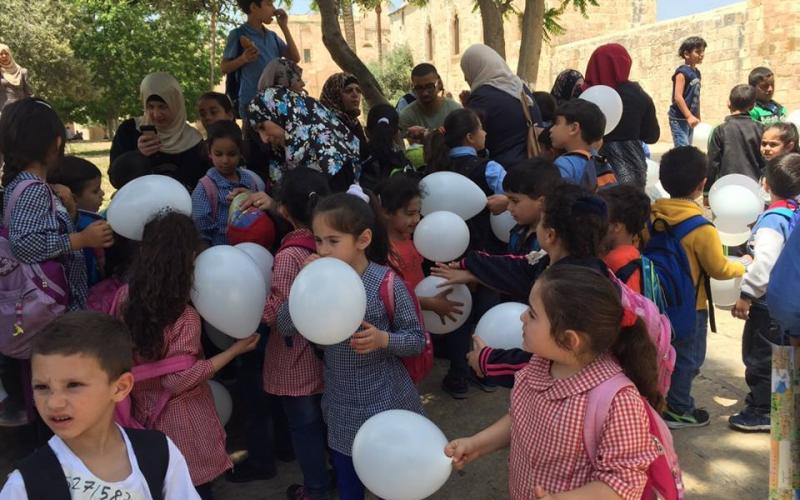 صور: أطفال مدارس بالقدس يزورون ‫‏الأقصى‬