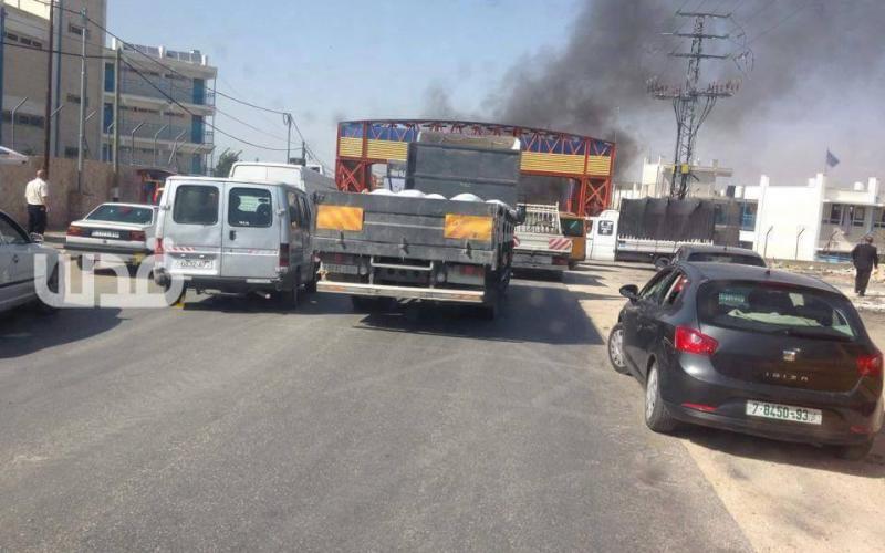 إغلاق الجلزون احتجاجا على الاعتقال السياسي