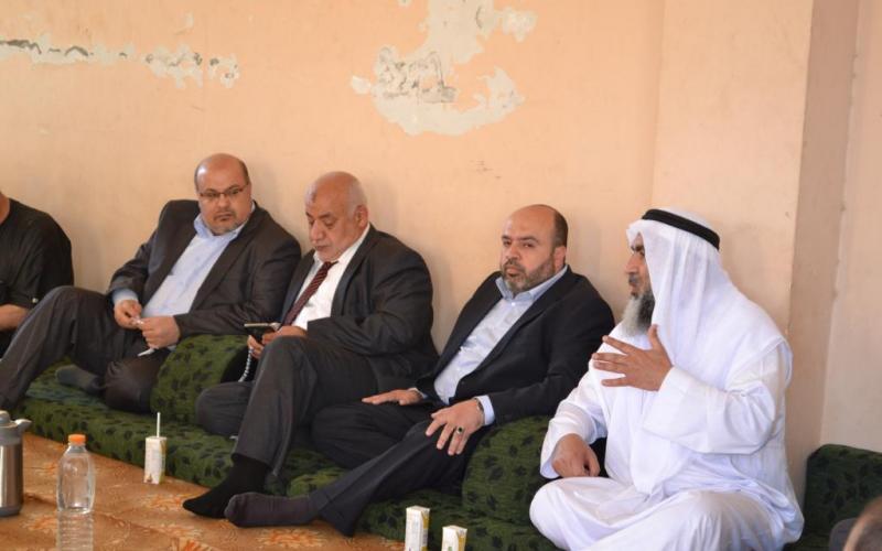 بالصور: حماس تزور دواوين عائلات بالوسطى