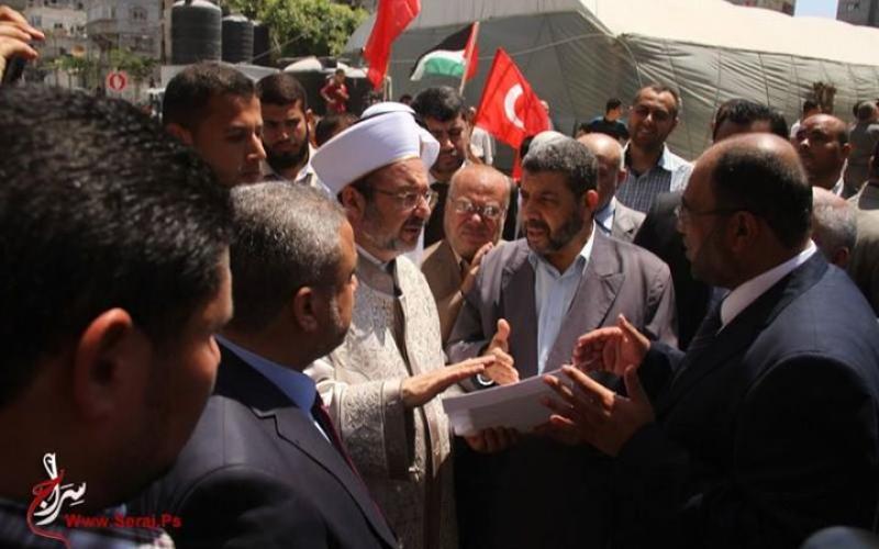 صور: وزير الأوقاف التركي يتفقد الدمار في غزة