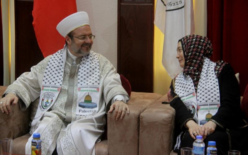 صور: استقبال شعبي لوزير أوقاف تركيا بغزة