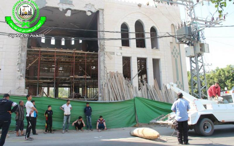 صور: إزالة صاروخ من أنقاض مسجد الأمين