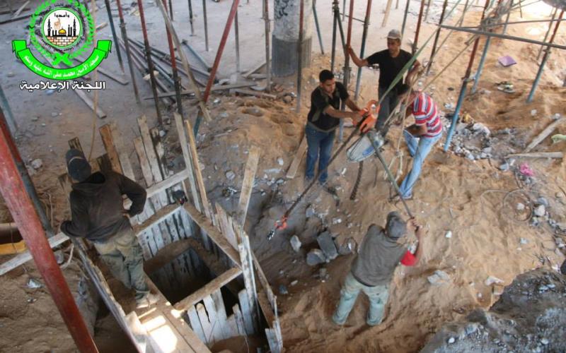 صور: إزالة صاروخ من أنقاض مسجد الأمين