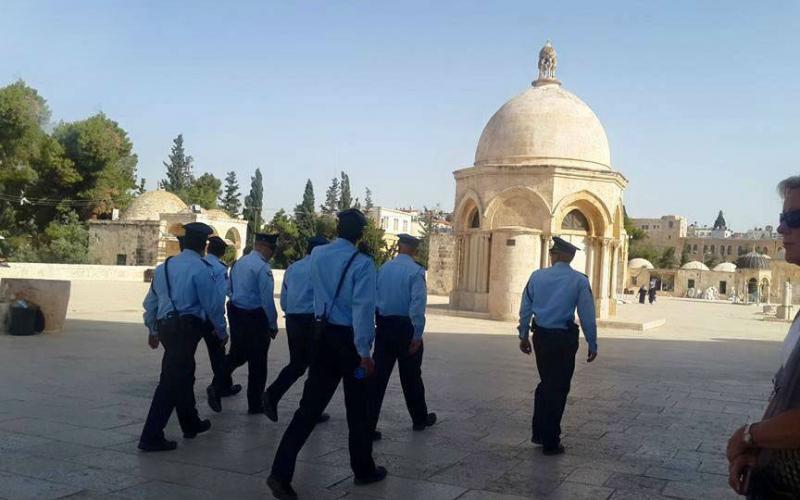 صور: شرطة الاحتلال ومستوطنون يقتحمون الأقصى