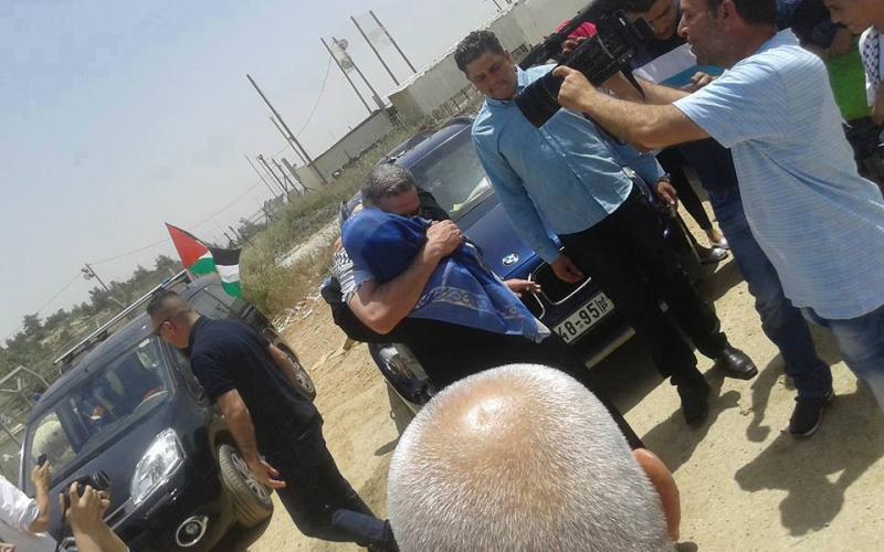 بالصور: "سمحان" يعانق الحرية بعد 14 عامًا