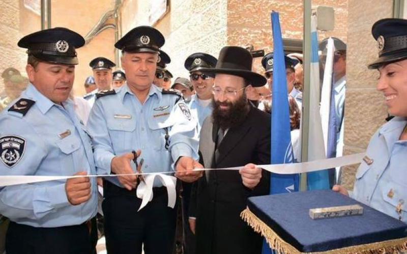 بالصور: الاحتلال يعيد فتح مخفر الشرطة بالأقصى