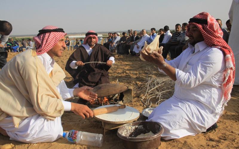 بالصور: القسام يتسلم مفتاح العودة بخانيونس