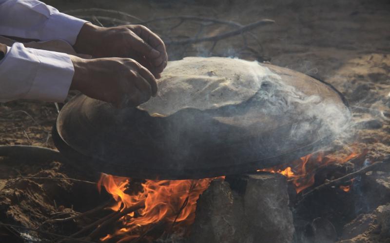 بالصور: القسام يتسلم مفتاح العودة بخانيونس