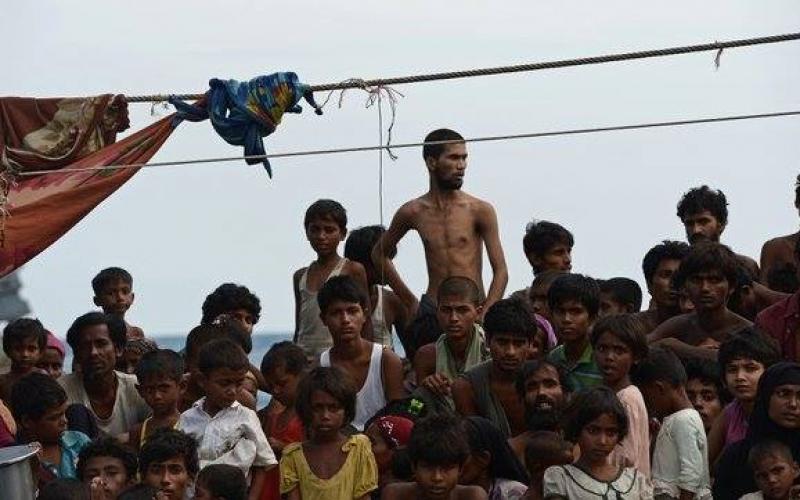 صور: تواصل أزمة مسلمي الروهينجا العالقين في البحر