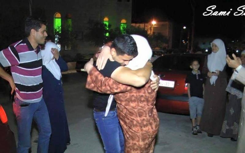 صور: الاحتلال يفرج عن الأسير بدير بطولكرم